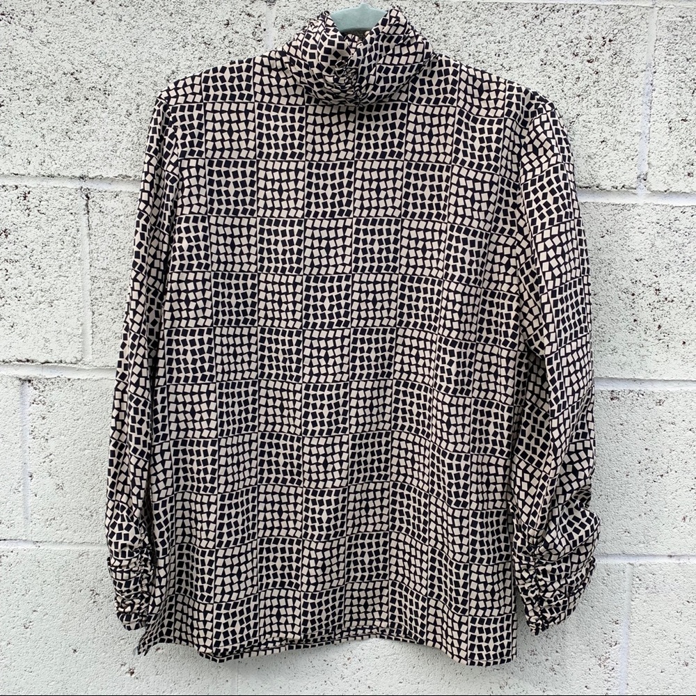 ⭐️100 % silk turtleneck longsleeves silk blouse